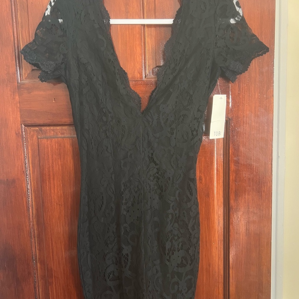 Tobi Elegant Black Lace Mini Dress